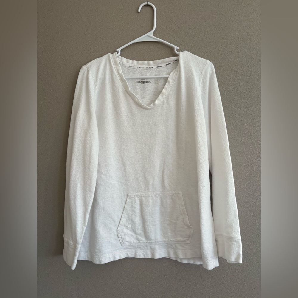 Cozy White V-Neck Long Sleeve Top